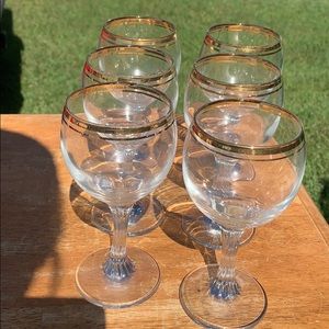 Set of 6 wine glasses